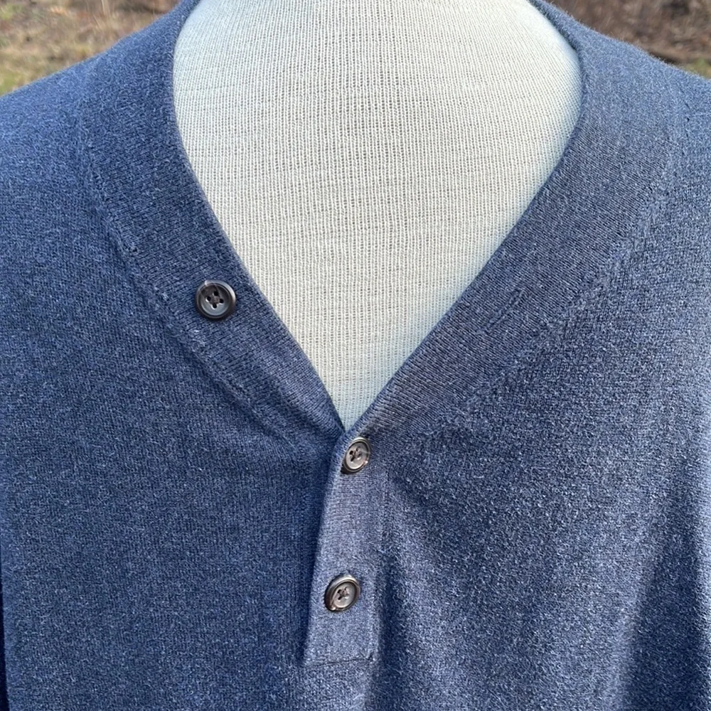 Banana Republic long sleeve sweater, Mens size XXL, blue
